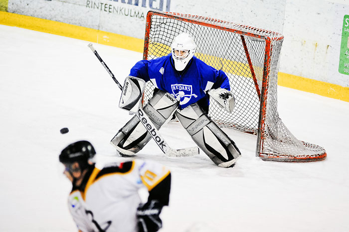 Jussi maalissa